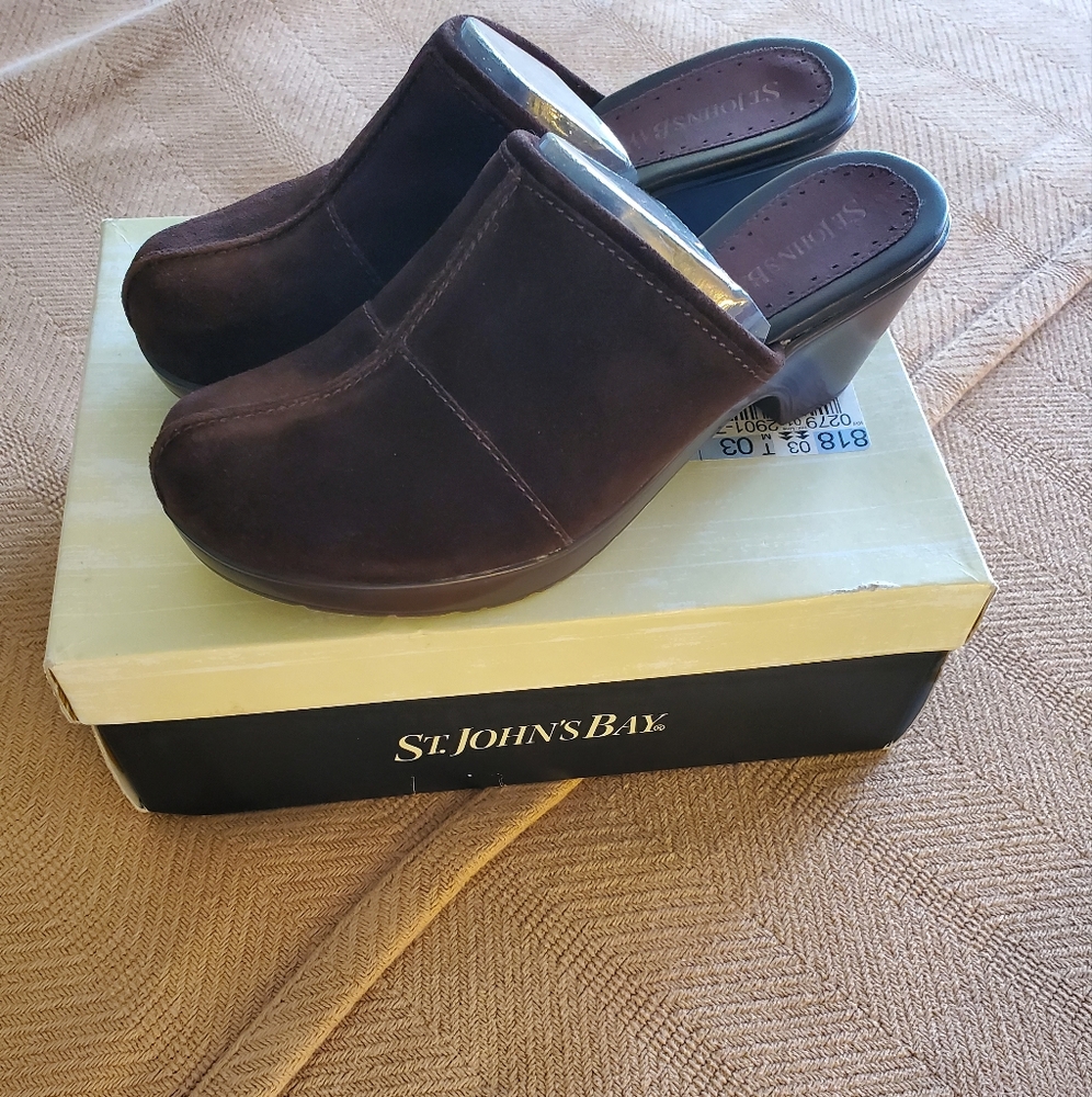 St. John's Bay Brown Charlie Suede Leather Clogs | 8M (B)